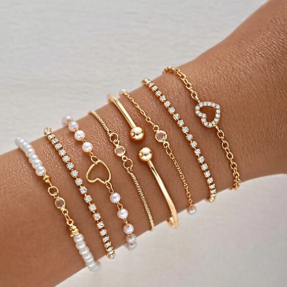 Pulseras apiladas con diamantes de imitación de corazón elegante de 8 piezas para mujer, pulsera de cadena de perlas de múltiples hebras de Color dorado, joyería de moda para fiesta