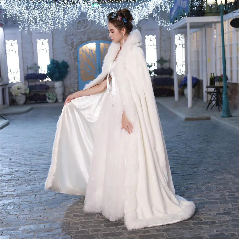 Ivory wedding cape winter women\'s long bridal cloak entirely made of fake fur and fake fur tirm