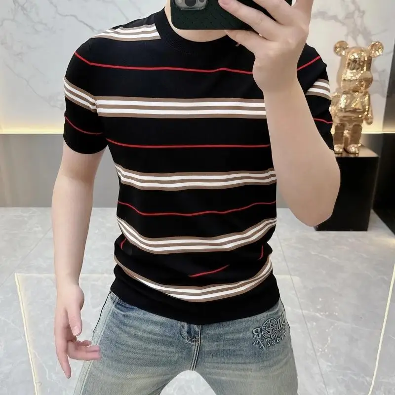 

Футболка Slim Fit с круглым вырезом, в полоску, американский бренд, новая коллекция Лето 2025, модный индивидуальный дизайн, длинный рукав, V-образный вырез.