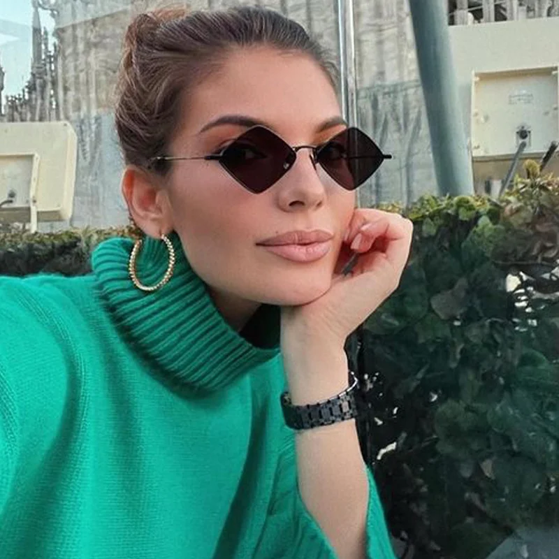 Einzigartige Diamantform Kleine Sonnenbrille für Frauen Neue Mode Ultraleicht Schwarz Grau Gradient Sonnenbrille Männer Retro Brillen Uv4090 – Detail 2