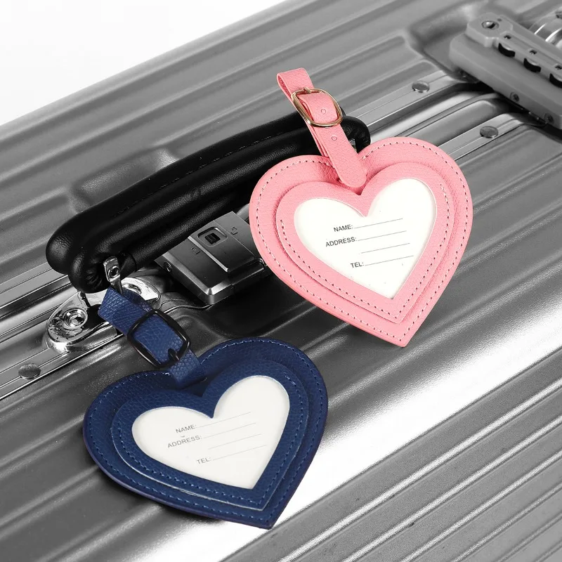 Etiqueta de bagagem simples de couro pu para mulheres homens colorido pu em forma de coração etiquetas de cartão penduradas anti perda