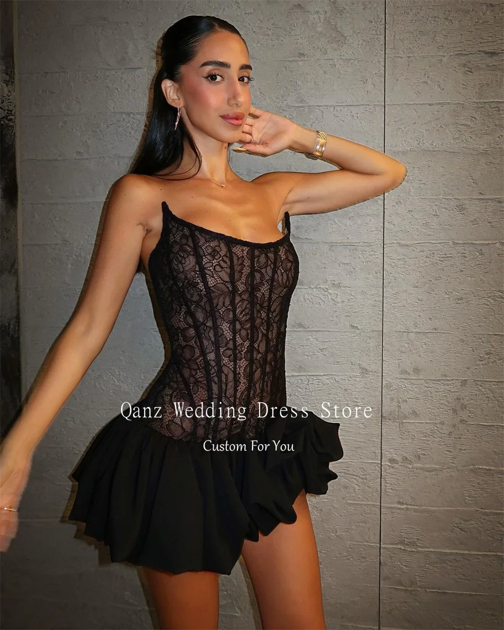 Qanz Sexy Mini Black Cocktail Dresses Strapless Lace Bones Ruched Prom Dress Corset Elegant Customized Party Vestidos De Fiesta