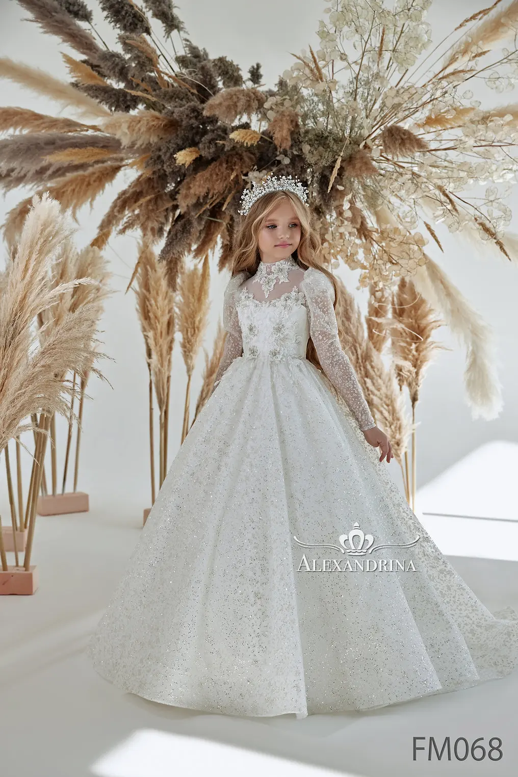 FATAPAESE Luxury Flower Girl Dresses Baptism Communion Party Gown Floral Lace Blouse with Crystals and A Glitter Tulle Bottom