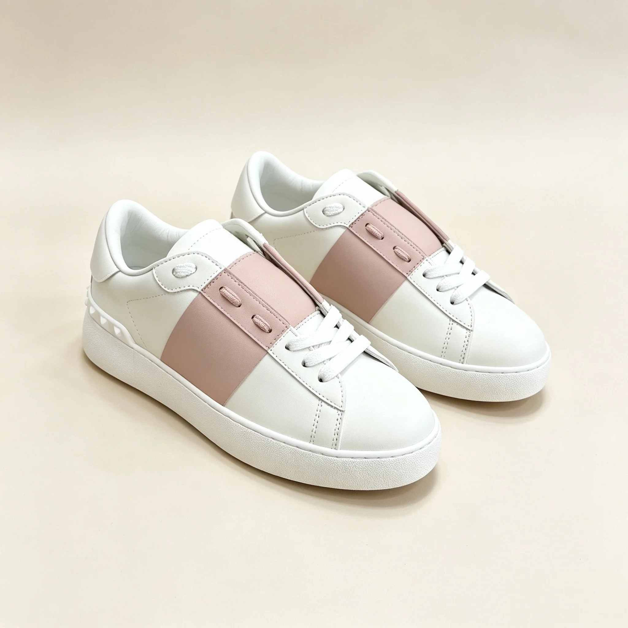 Brand on Sale Sporty Casual Sneakers Couple Style Punk Style Studded White Sneakers Versatile Flats Non-Slip and Durable Gifts