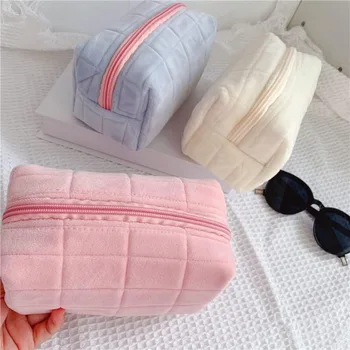 Trousse de maquillage en peluche mignonne pour femmes, petit...