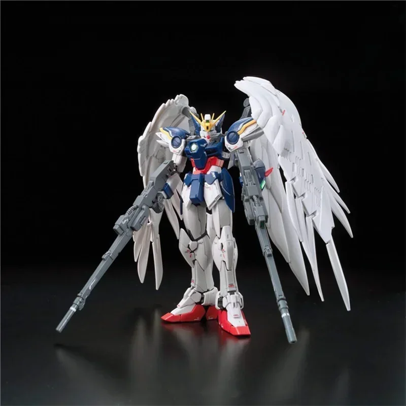 En Stock BANDAI Original GUNDAM Wing Gundam Zero EW RG modelo de ensamblaje Anime figura de acción modelo juguetes coleccionables regalo de vacaciones