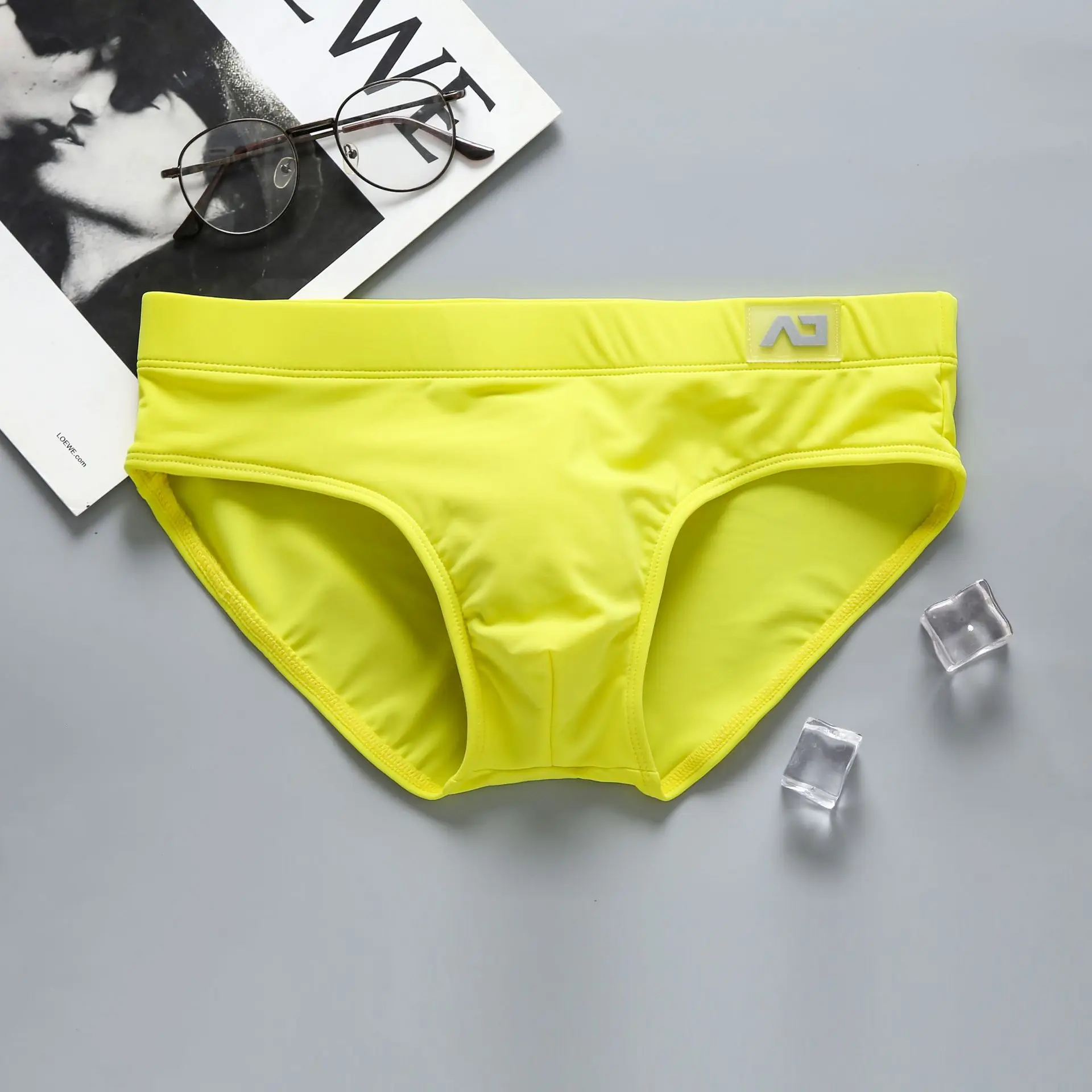 

Мужские трусы для плавания, летние приморские пляжные шорты, купальные костюмы для бассейна с горячими источниками, быстросохнущие купальники, молодежные сексуальные купальники