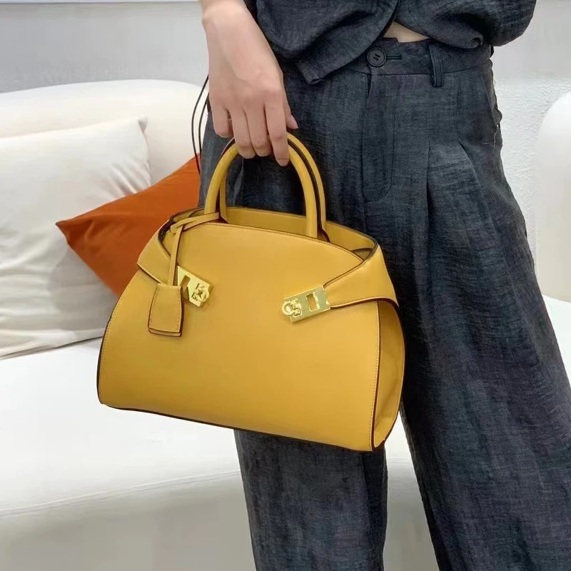 حقائب ساعي البريد للنساء حقائب يد ومحافظ فاخرة مصممة لعام 2024 جديدة في موضة البولينج ذات سعة كبيرة للكتف عبر الجسم شحن مجاني وصول سريع