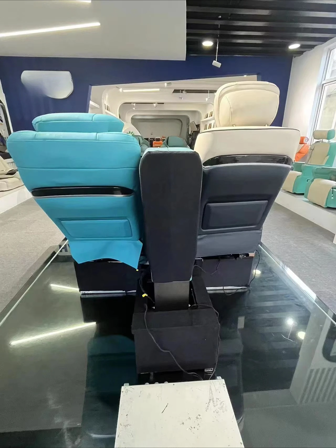 Luxury VIP Auto Interior Modified Car Seats Luxury Rear Seat Console Kit Suitable for Benz G Class G55 G63 W463