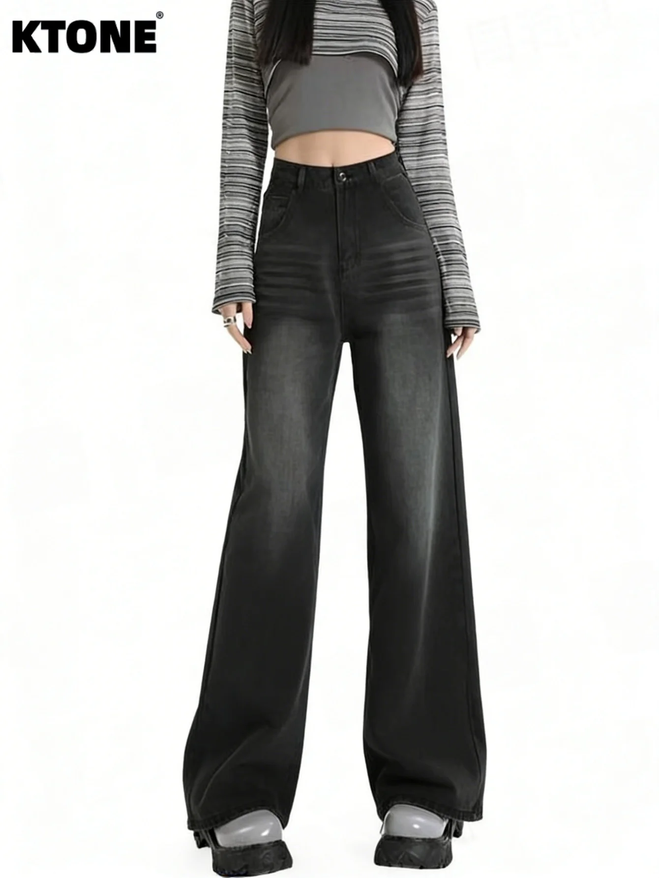 

Мужские черные джинсы-багги в стиле стритвир, минималистичные, однотонные, без аксессуаров и ремней.