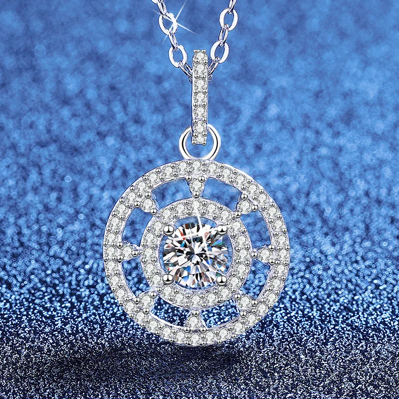 

New Eight Treasures Compass Mozambique Diamond Pendant Platinum PT950 Necklace Simple and Fashionable Mozambique Stone Necklace