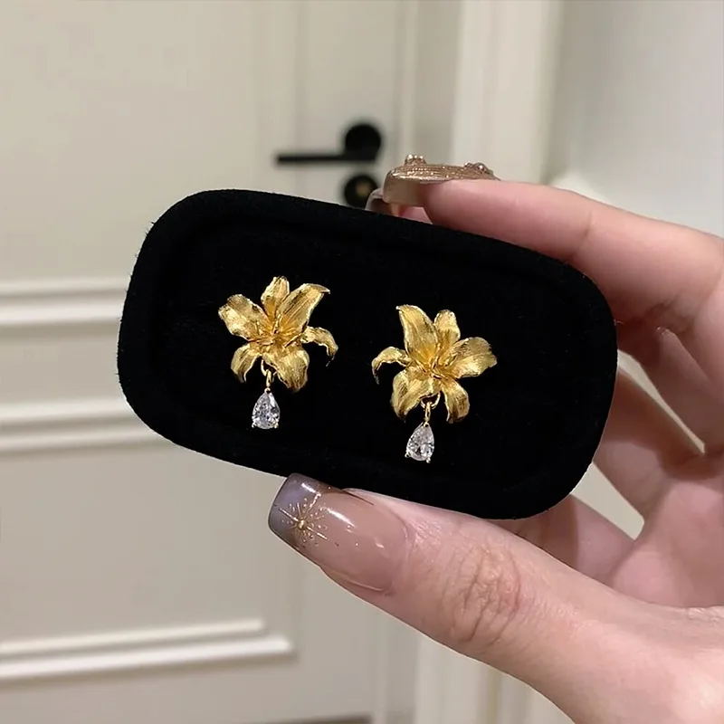 

French Retro Flower Earrings for Women 925 Silver Needle Waterdrop Zircon Pendant Earrings Fine Jewelry Accessories