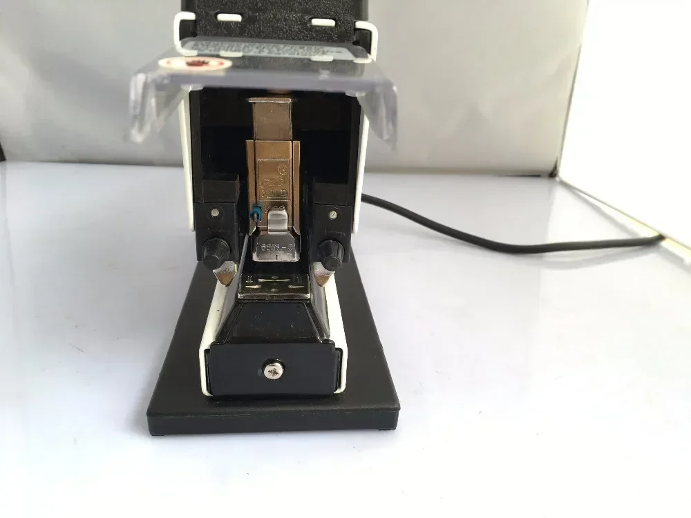 XDD-105 دباسة كهربائية شديدة التحمل تعمل باللمس لسطح المكتب، آلات تجليد كهربائية، دباسة أوتوماتيكية لملفات الورق