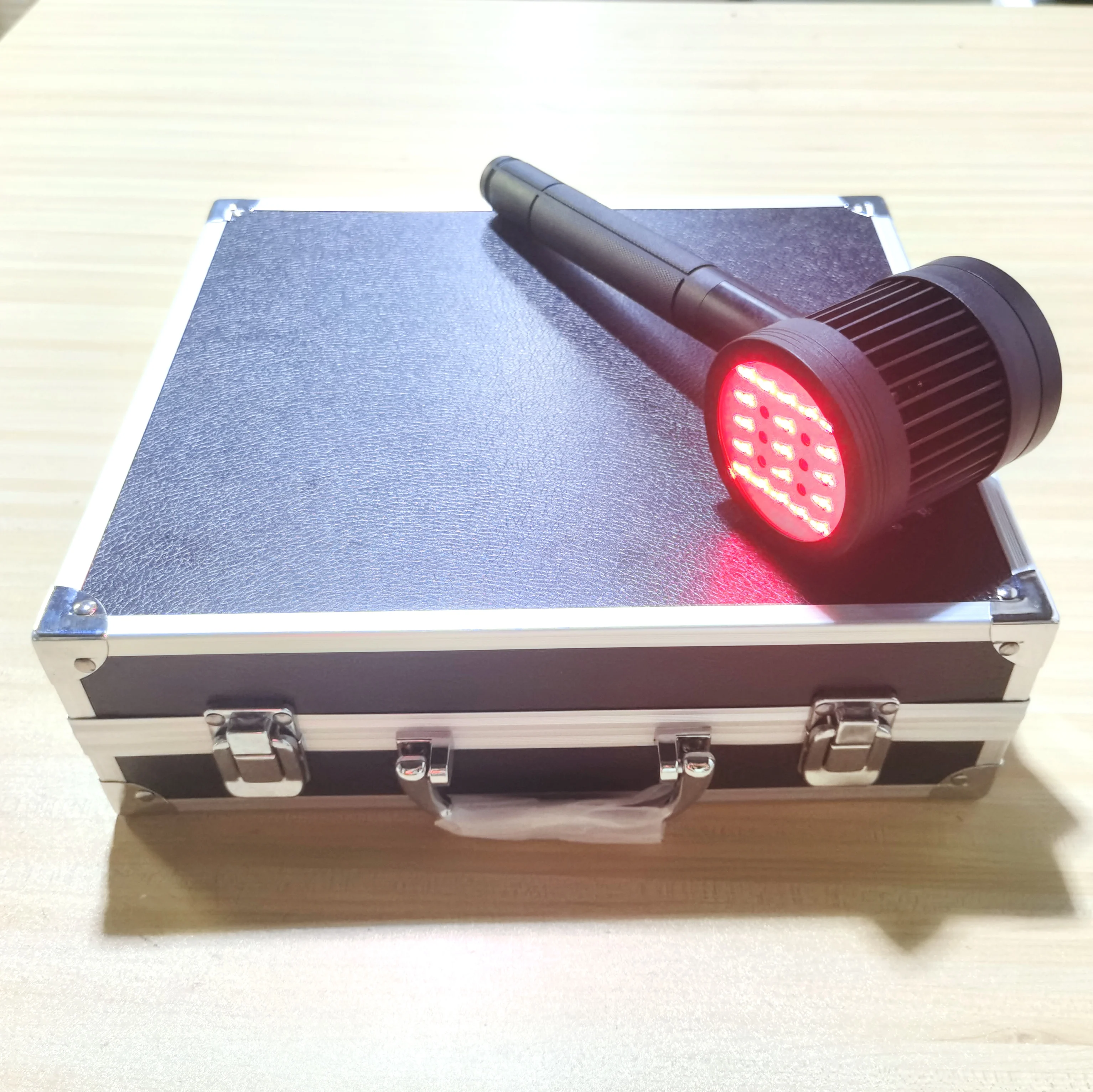 

HLKGO Laser Pain Reliever 650nm Red Light & 808nm Infrared for Sciatica, Knee/Shoulder Pain, Tendonitis & Chronic Conditions
