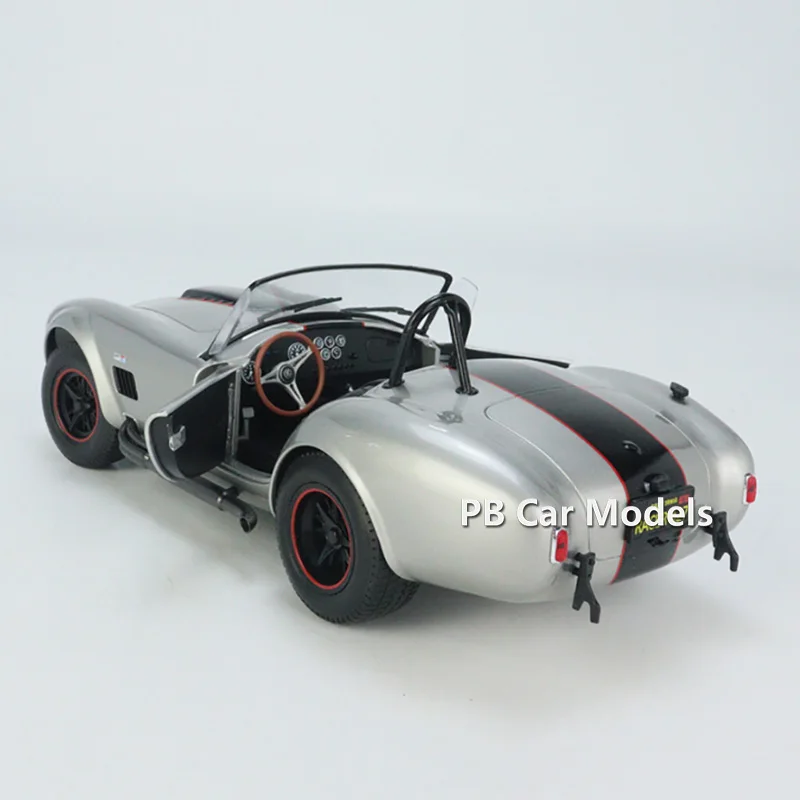 Solido 1: 18 COBRA 427 MKII - alloy double car model