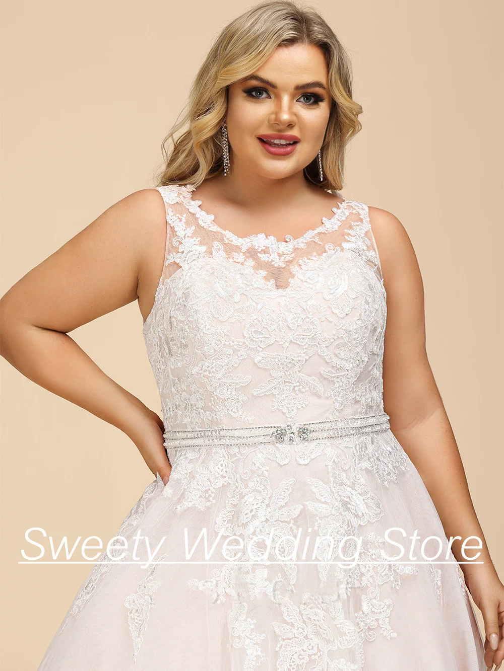 Sem mangas Um Vestido De Noiva Linha, Cinto De Beading, Botões Zipper Traseiro, Vestido De Noiva Applique, Ilusão De Volta, Plus Size, Nova Chegada