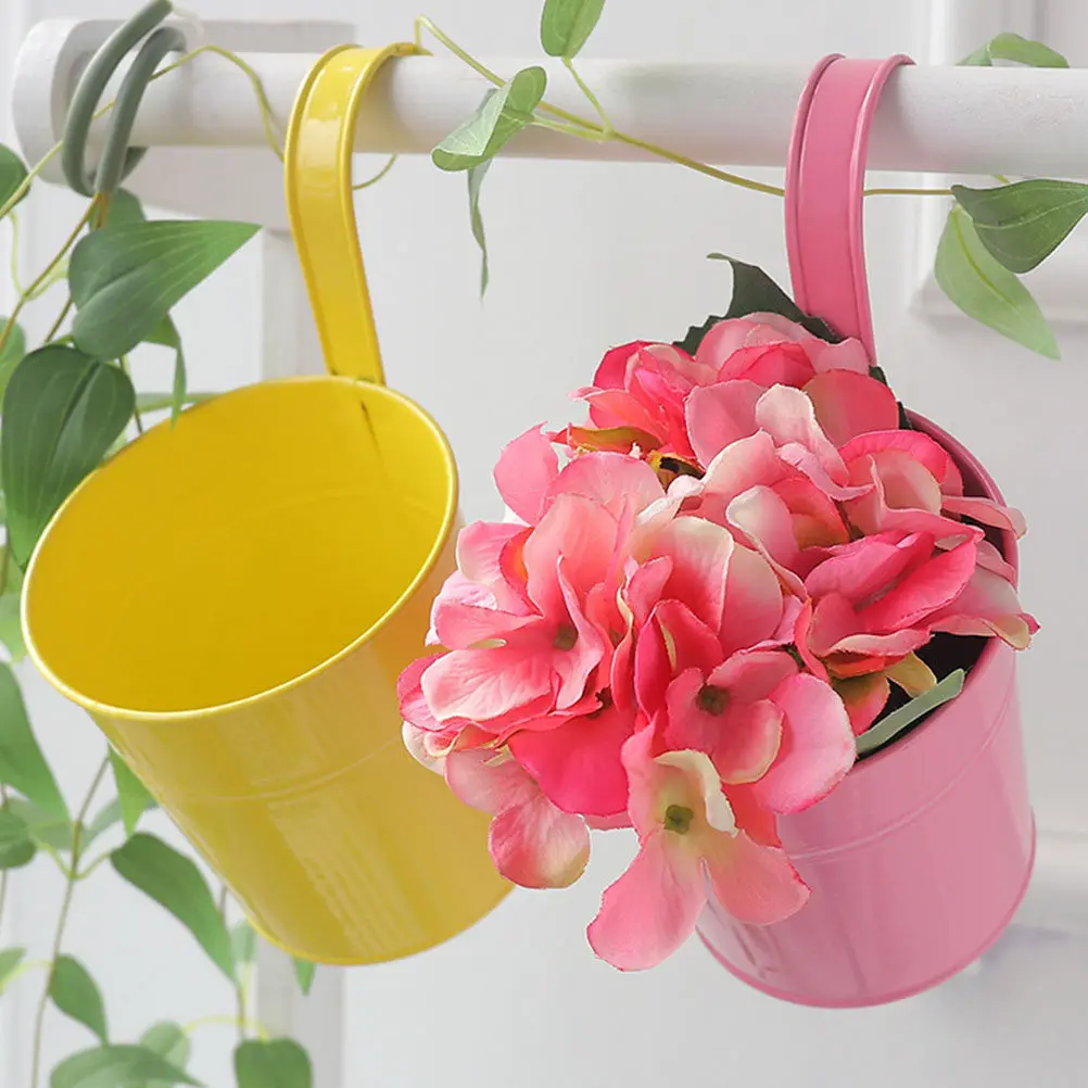 

2Pcs Stylish Bright Color Iron Flower Bucket Hanging Plant Container for Indoor Outdoor Decoration Dried Flowers Silk Flowers
