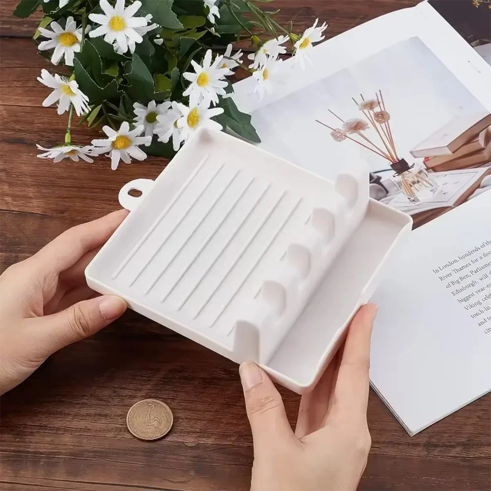 1 قطعة فرشاة الطلاء بقية حامل البلاستيك الأبيض 4 فتحات لوحات فرش مساند بالتنقيط صينية الوسادة للرسم المائي النفط الاكريليك