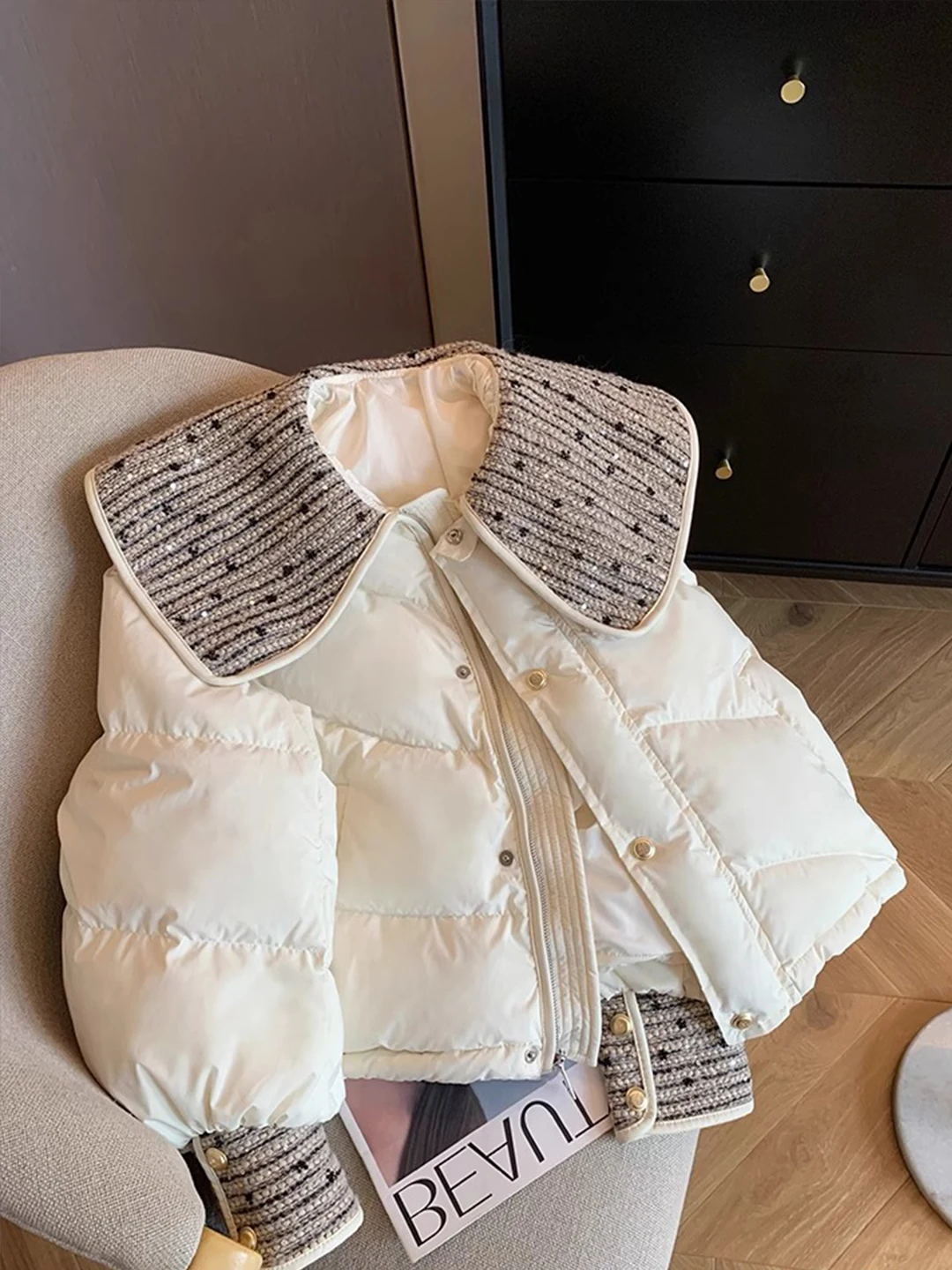 

Утепленная зимняя куртка из хлопка для женщин, с большим воротником, в корейском стиле, высокого качества, модная, больших размеров.