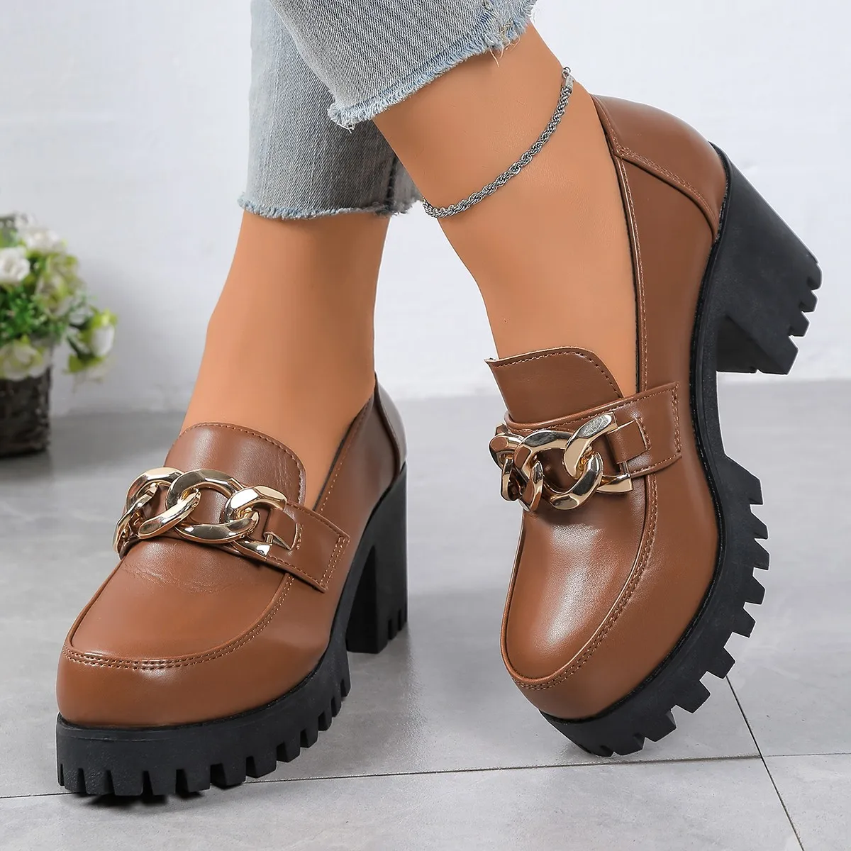 Women's Black Platform Slip-On Leather Shoes, Round-Toe Chain Buckle High-Heeled Loafers, Korean-Style Fashion Platform Retro Casual Shoes