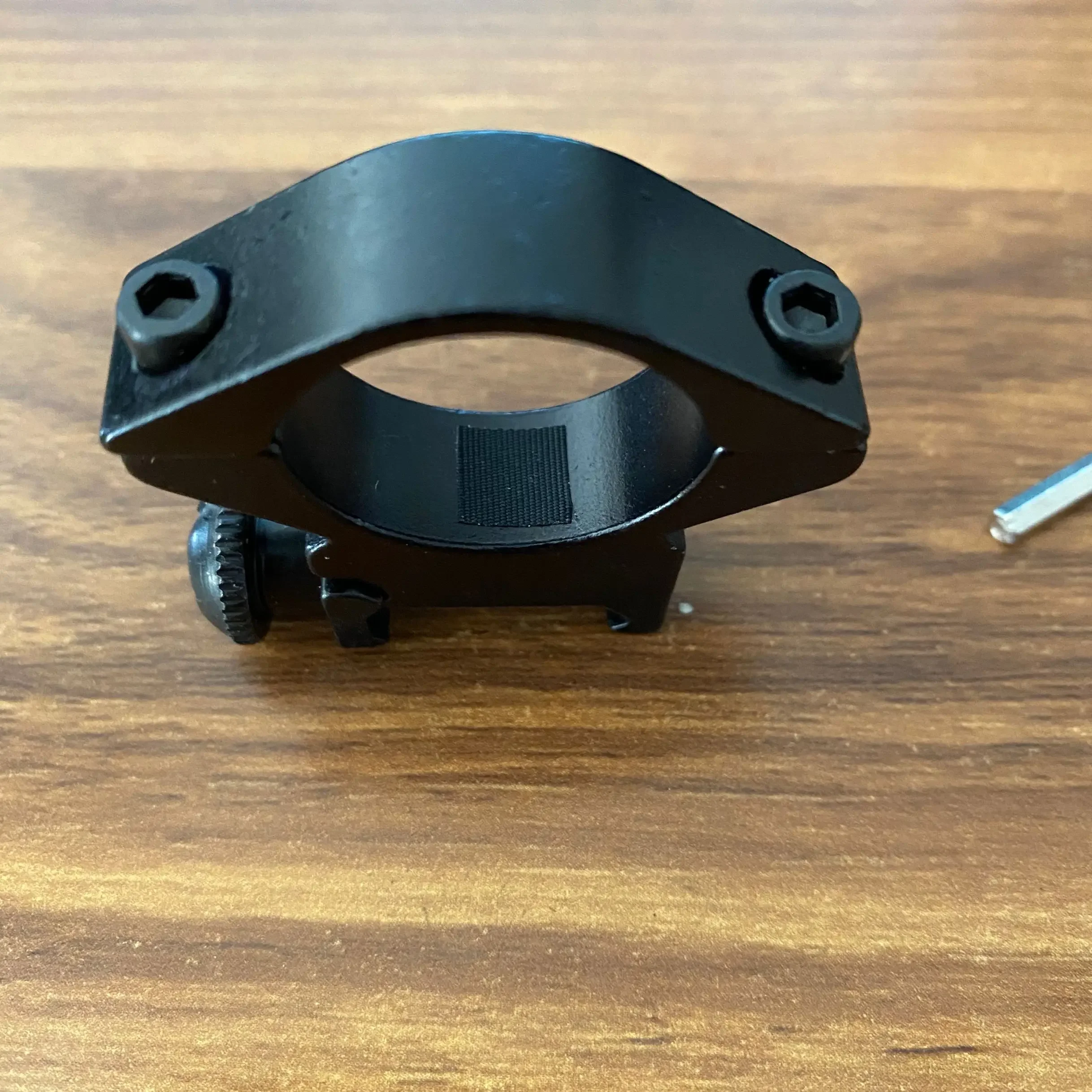 

1 шт., зажим для фонарика, аксессуары для охотничьей рогатки, используемые для рогатки, нижняя часть рыболовной катушки, базовый держатель, инструменты для крепления фонарика