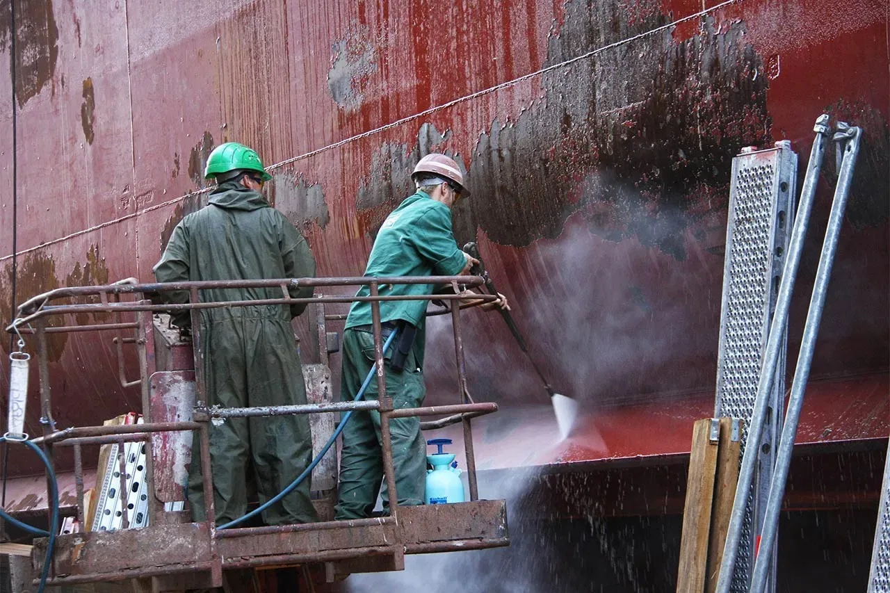 

Ship Hull Cleaning Pumps/High Pressure Pump For Ship Washing /Underwater Hull Cleaning/Ship Hull Cleaning & Blasting