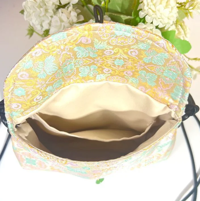 Capodanno cinese Rosso Autunno/Inverno Nuovo stile Borsa a tracolla in broccato intrecciato cinese Nuova borsa versatile per cellulare in stile cinese P1