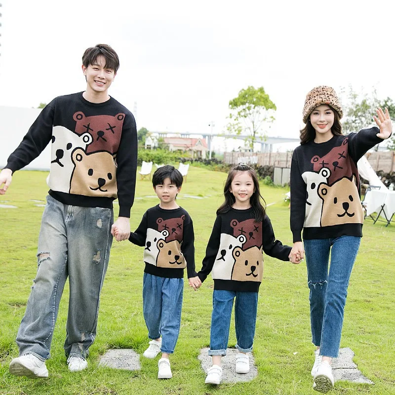 

Family Sweaters Autumn Winter Mum Daughter Dad Son Tops Knitwear Couple Matching Clothes Adults Kids Cartoon Sweater New Year