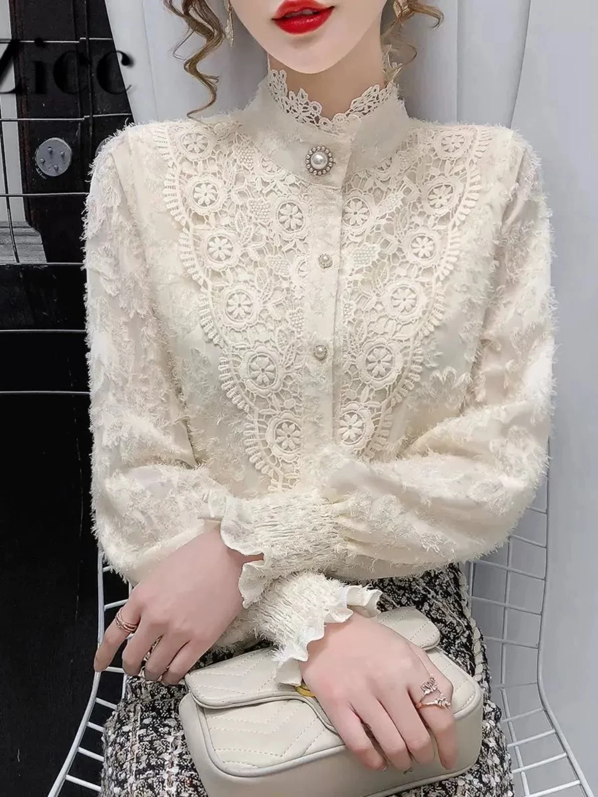 

Women's Thiened Lace irt Long Sve Commute Sle Versatile Base Layer Top Faionable Inner Wear for Autumn Winter