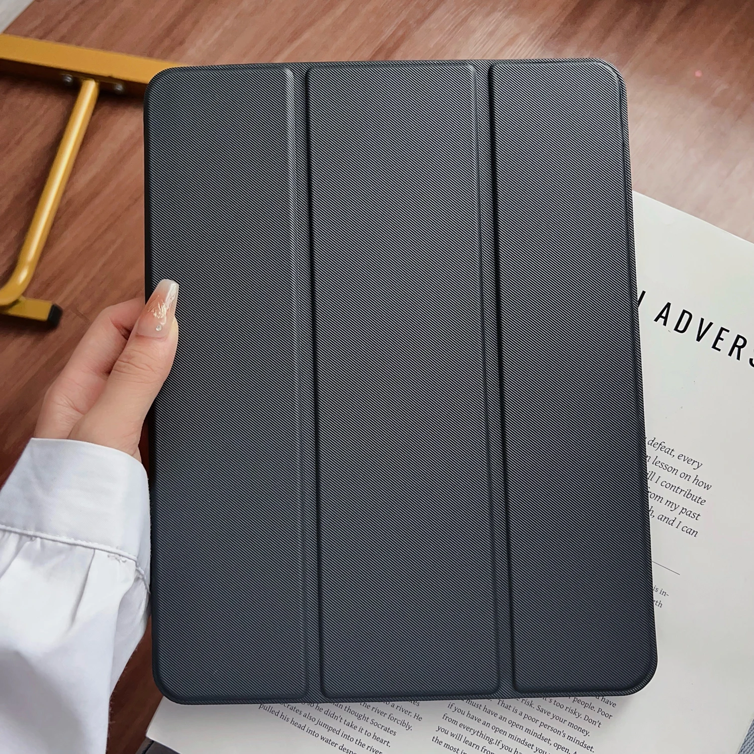 For iPad 5 6 7 8 9 10th Generation Case Air Pro 2024 MINI 3 4 Pro 11 12.9 13 inch Leather Cover Pen Holder Stand Oblique Texture