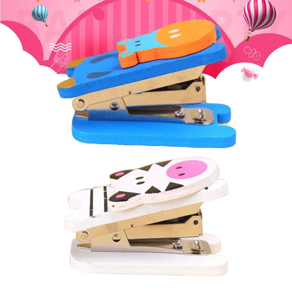

2pcs Mini Wooden Stapler Desktop Cartoon Shaped Portable Office Supplies Light Eco Friendly Gift For Kids Graduation