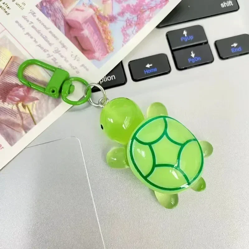 1/8Pcs Colorful Luminous Turtle Keychain Cartoon Glow in-the-dark Color Keyrings Resin Sweet Sea Animal Bag Pendant Hangings