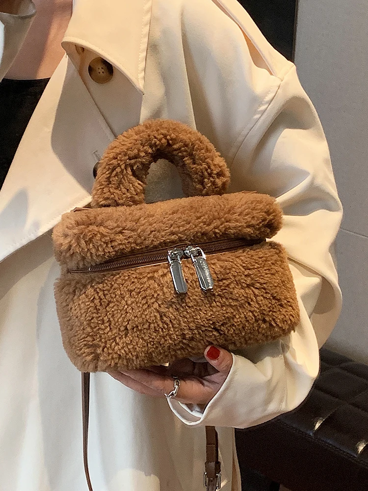 Plush Handbags for Women Autumn Winter New Large Capacity Lamb Wool Crossbody Bag Casual Simple Square Mobile Phone Bag