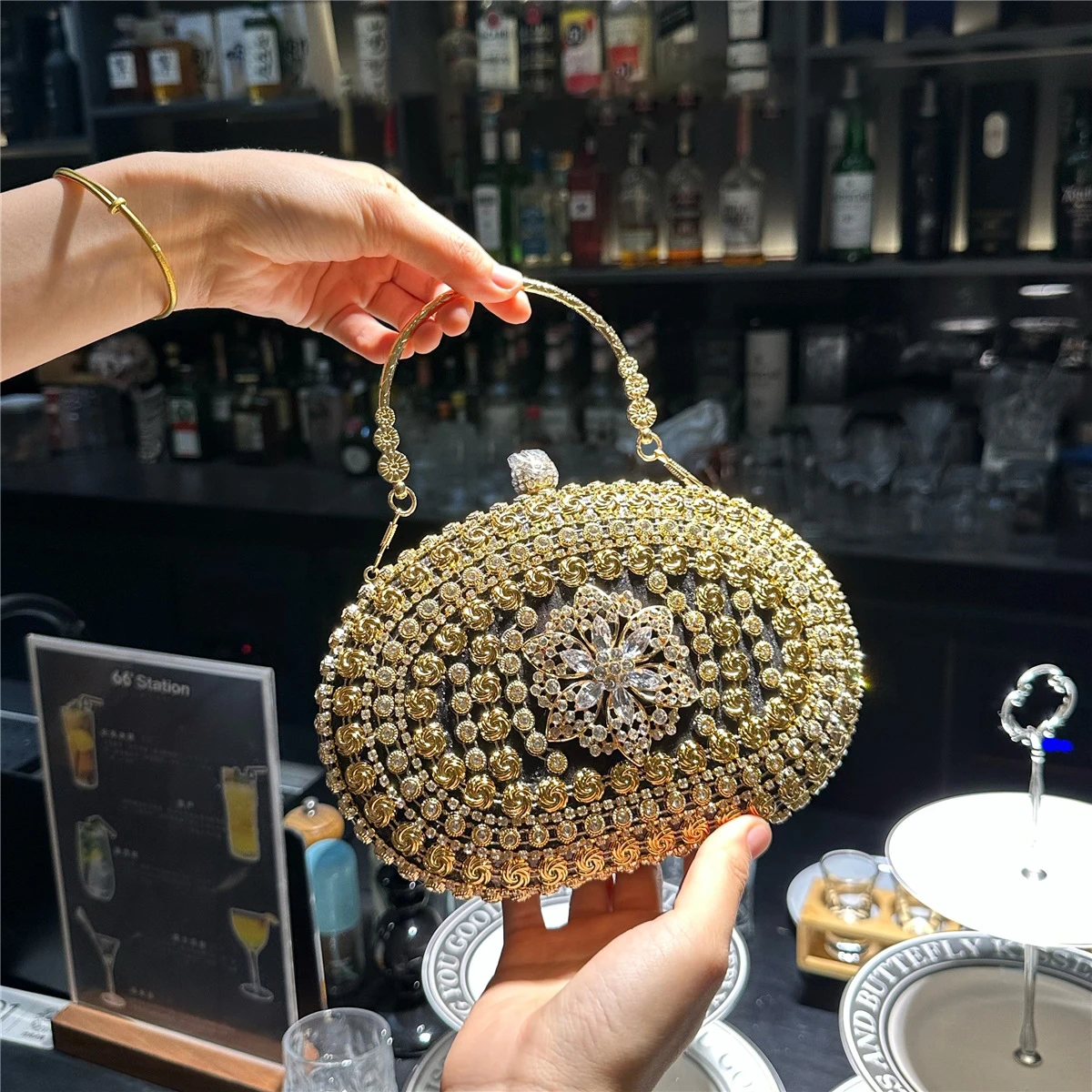 

Женская сумка для ужина со стразами и цветами, новая элегантная великолепная блестящая сумка в стиле ретро, женская овальная коробка, роскошные вечерние сумки