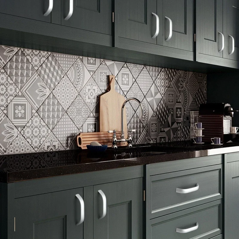 ミニマリストモダン家具ワードローブドア引き出しロングプルハンドル浴室キャビネット用ブラックアルミニウム合金