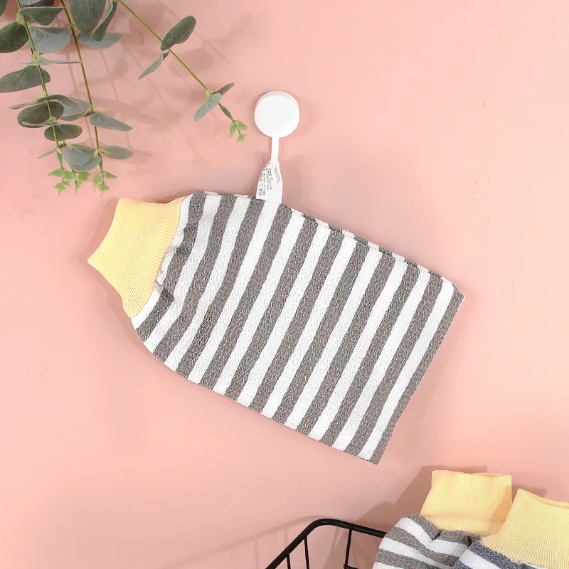 大人の女性向けの強力な汚れ除去バスグローブ – 刺激なく古い角質を除去する家庭用角質除去バスツール