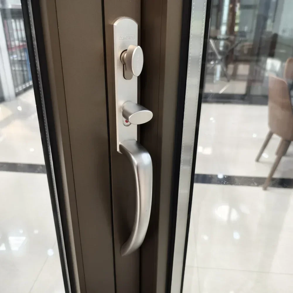 Pintu akordion campuran pengunci balkon teras lipat pintu geser eksterior keamanan tinggi bingkai aluminium pintu lipat dua