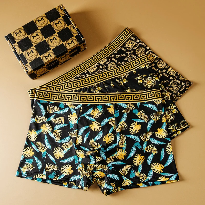 

3 комплекта мужского качественного нижнего белья черного и золотого цвета с подвесками, гладкого и приятного для кожи.