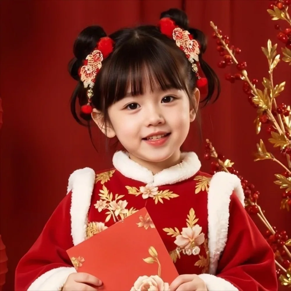 Accessoires capillaires d'hiver de style traditionnel chinois : Nœuds en peluche, élastiques à cheveux du Nouvel An, cordes à cheveux pour enfants motif poisson de couleur rouge, pour les fêtes