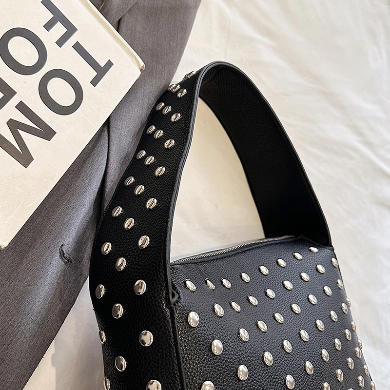 Modische Sling-Handtaschen, Shopper-Tasche, Nieten-Design, Hobo-Schultertaschen, 2024, schwarzer Punk-Stil, Unterarm-Schulter-Handtasche und Geldbörse – Detail 20
