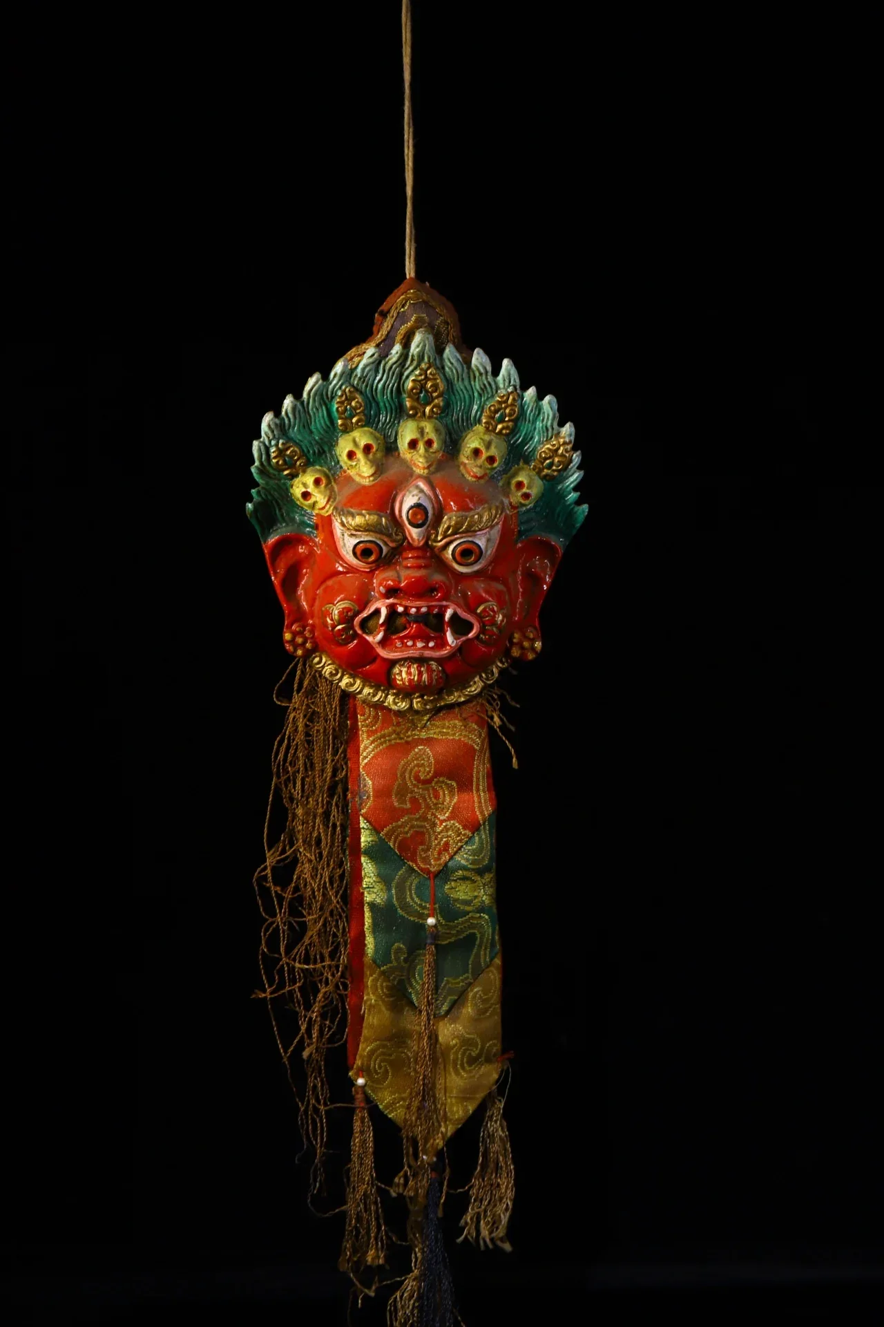 

17"Tibetan Temple Collection Old Bronze Painted GARUDA Golden Mahakala Head Skull Mask Bird face Town House Exorcism