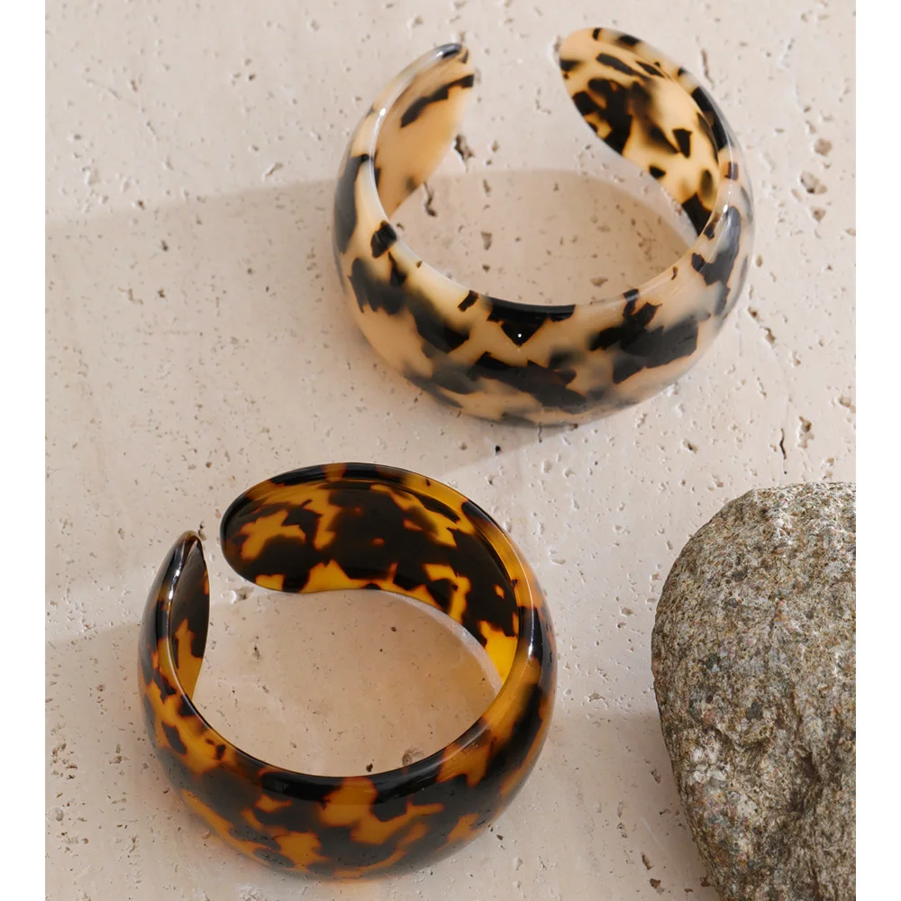 Yhpup 60mm Leopard Print Resin Acrylic Wide Cuff Open Bracelet Bangle Fashion Attractive Jewelry Wrist Personality Accessories