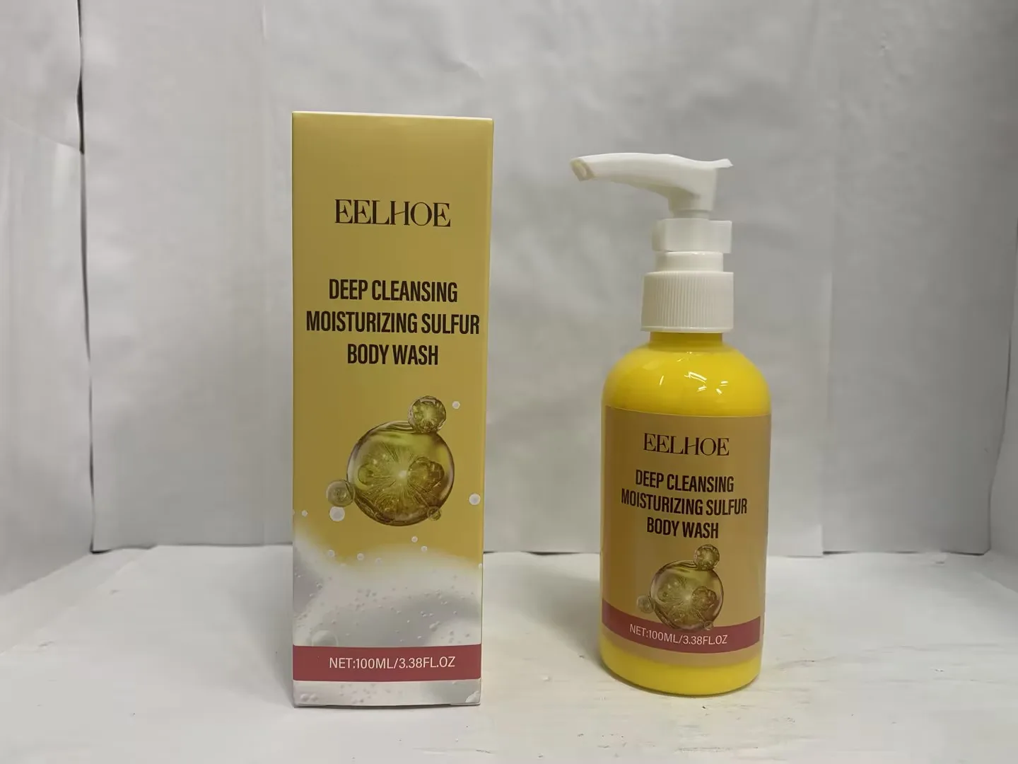 Il gel doccia detergente a base di zolfo idrata il corpo e la pelle, allevia la secchezza, è delicato e pulito e fornisce un rinfrescante