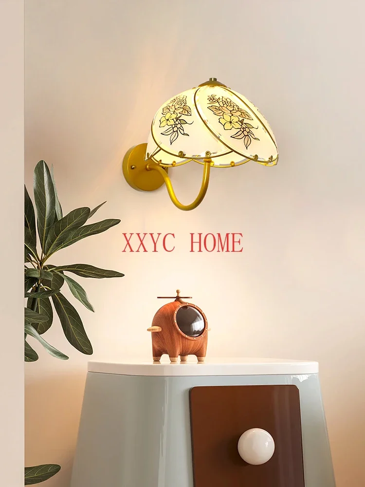 

French Retro Bedside Wall Lamp Light Luxury Petals Bedroom Master Bedroom Decoration Ambience Light Designer Zen Lamps