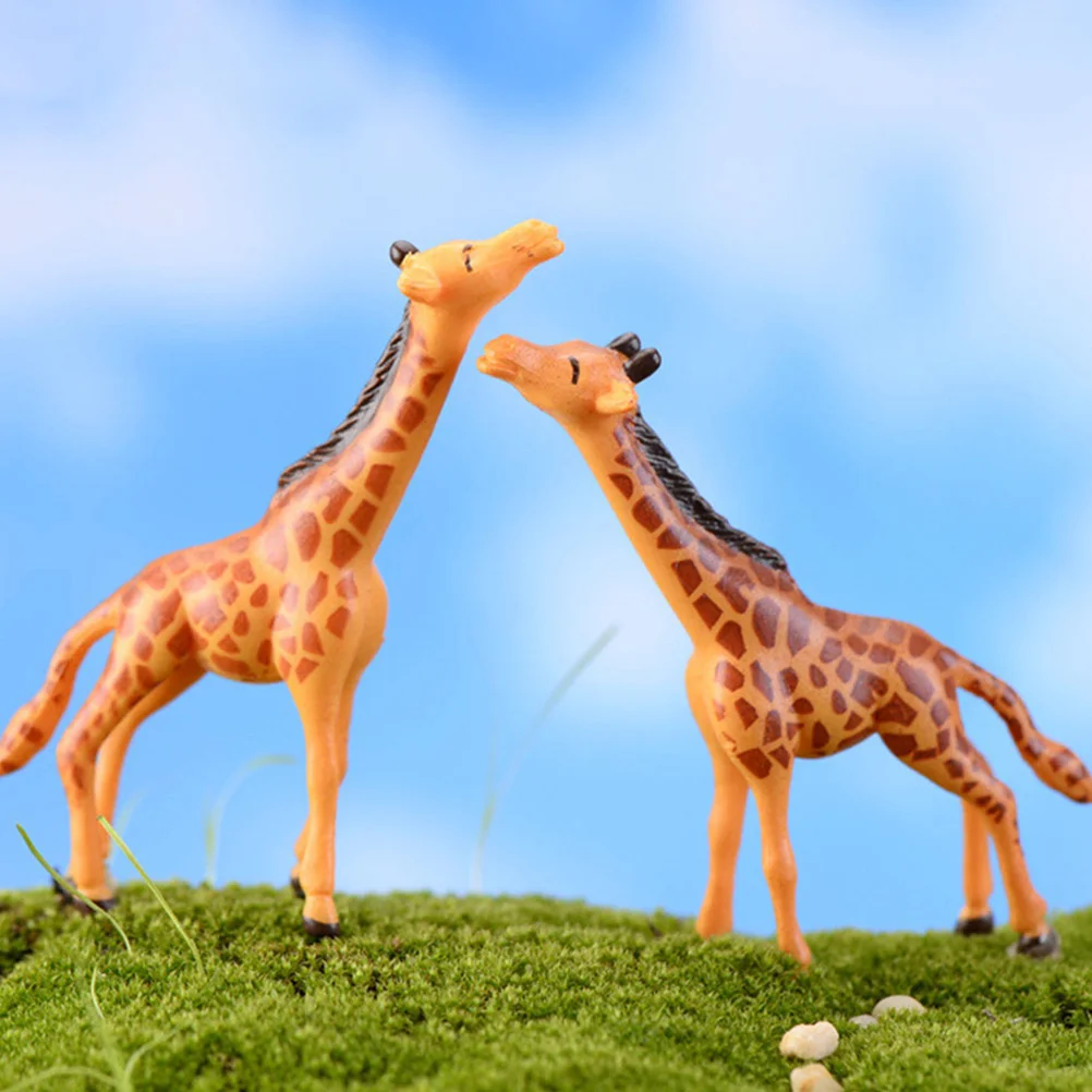 

4Pcs Resin Miniature Giraffe Figurines Mini Garden Lawn Decor Durable Animal Figurines Moss Decorations Miniature Giraffe