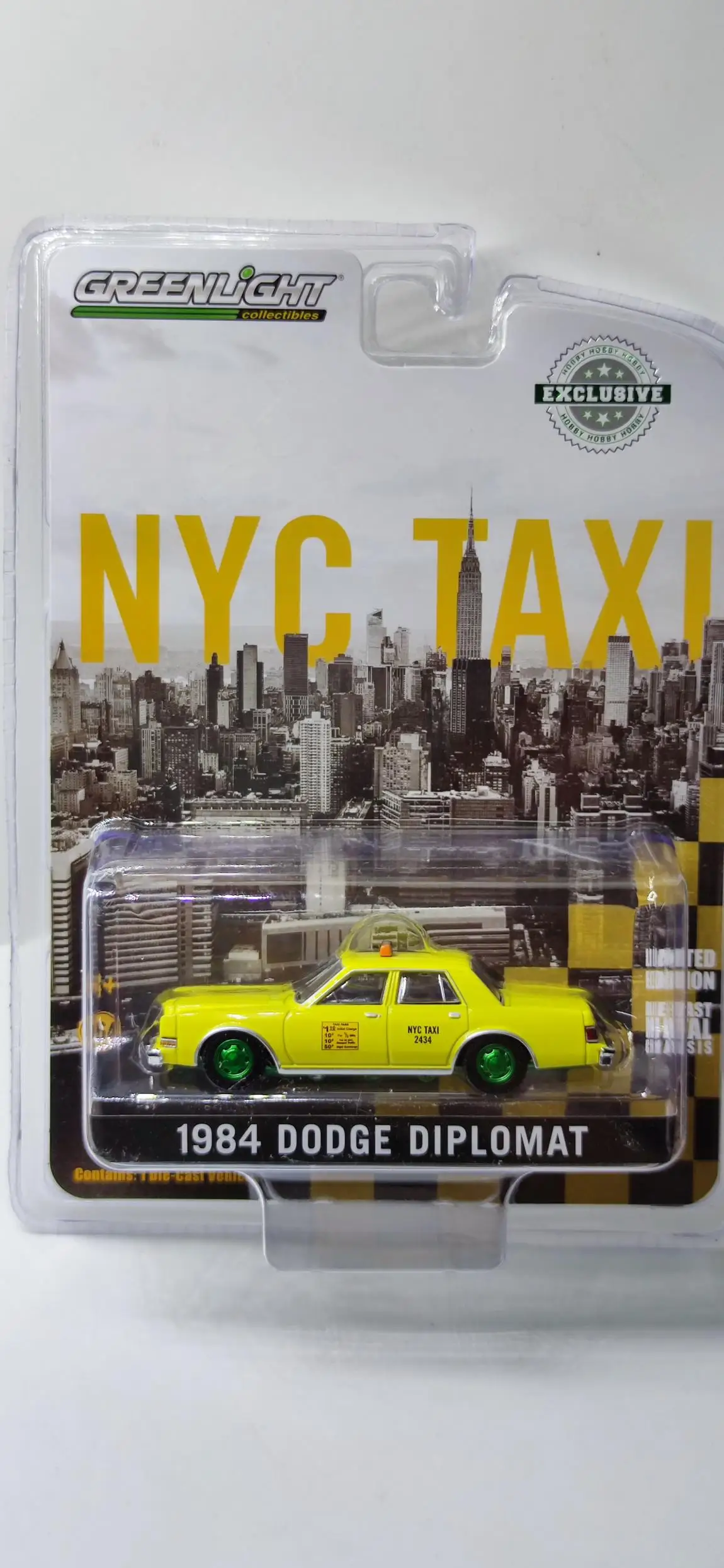 

1:64 1984 Dodge Diplomat- NYC Taxi Green machine version Diecast Metal Alloy Model Car Toys For Gift Collection