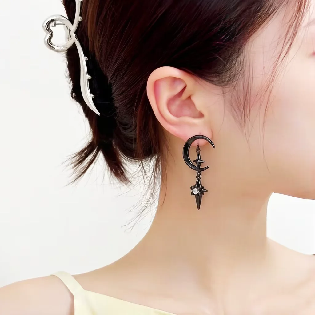 Female Creative Star and Moon Earrings Rhinestone Inlaid Needle Studs Earrings Girls Vintage Earring Pendant Fashion Jewelry