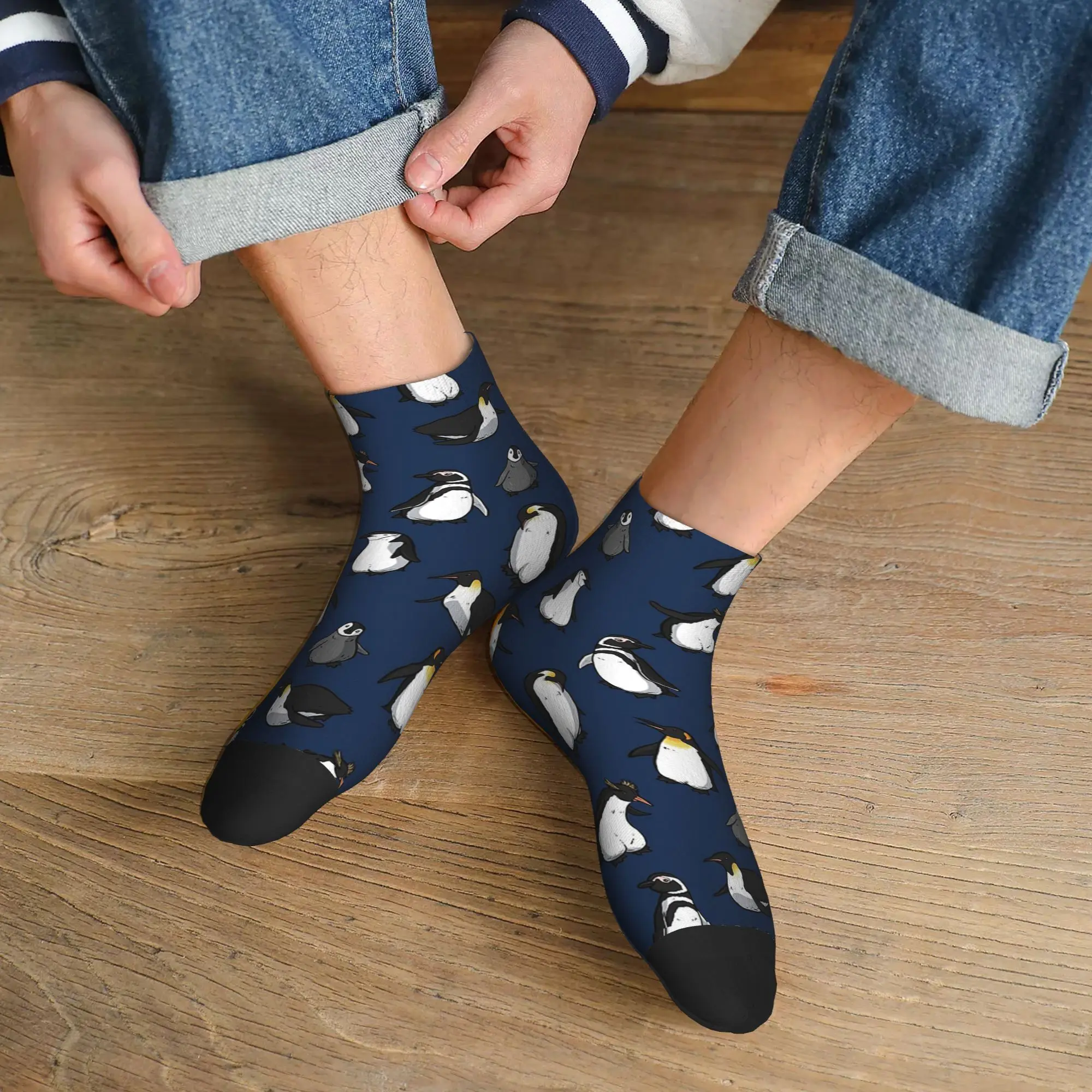 

All Seasons Cute Penguin Pattern (Dark Blue Variant) Socks Harajuku Super Soft Crew Socks Casual Stockings for Men Women Gifts