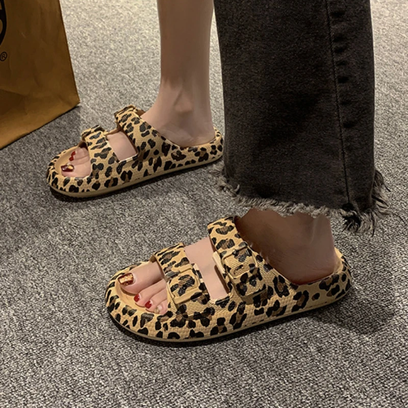 Summer Slippers Women\'s Leopard Print Platform Slippers Casual Thick Sole Indoor and Outdoor Sandals Couple Beach Shoes 2024