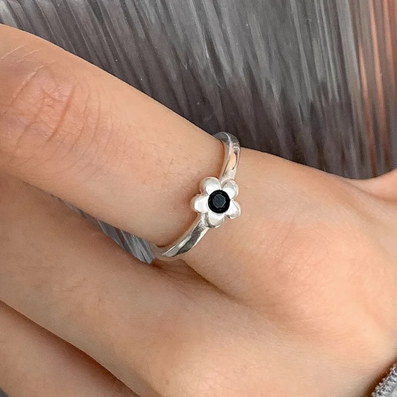 Retro Cute 925 Sterling Silver Adjustable Black Crystal Flower Ring for Women Korean Fashion Jewelry Accessories Gifts Colorfast